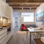 Happy People Sagrada Familia Apartments